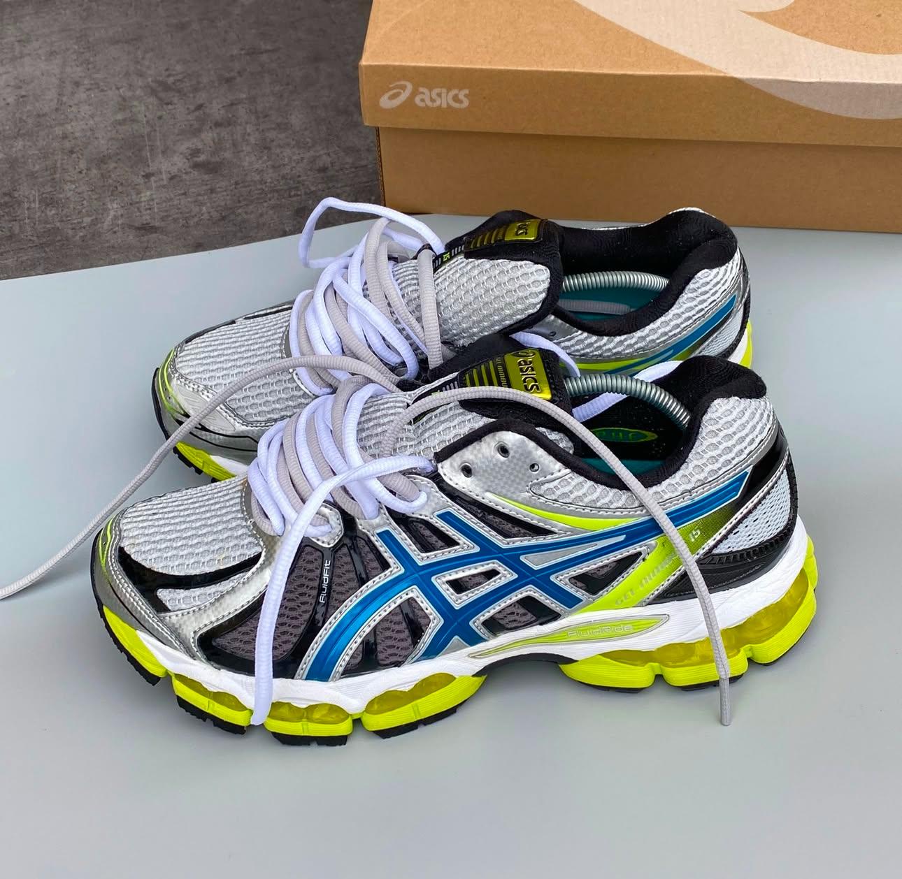 GEL NIMBUS 15